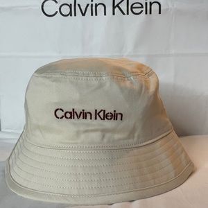 CALVIN KLEIN BUCKET HAT
